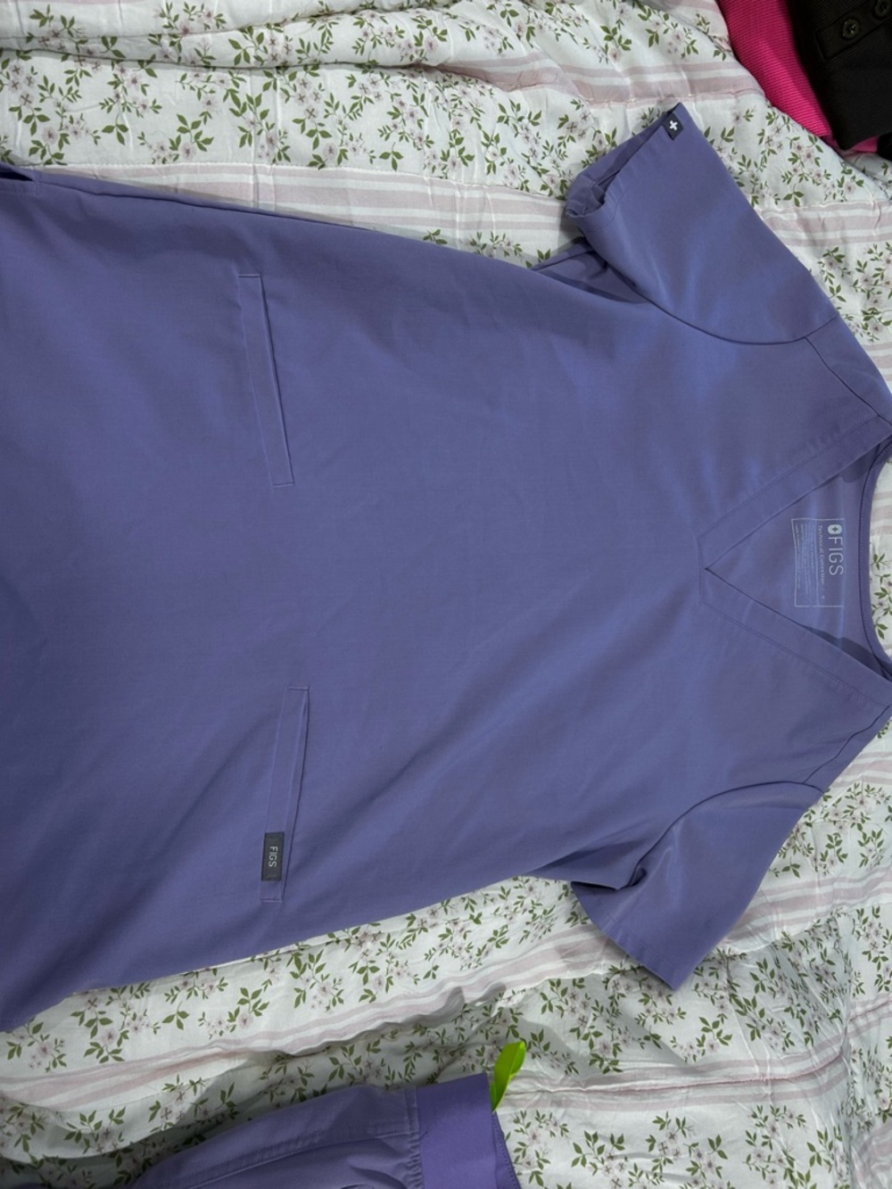 FIGS Lavender scrubs set